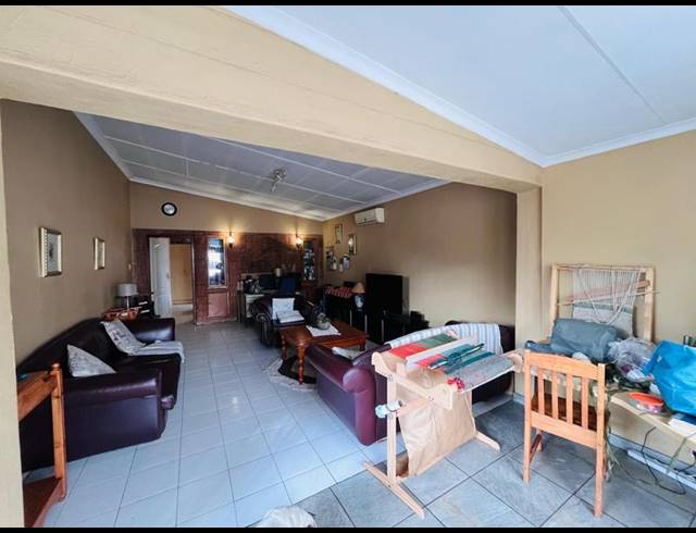 4 BEDROOM HOUSE FOR SALE IN REGENTS PARK